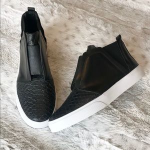 Kaanas sneaker Size 6